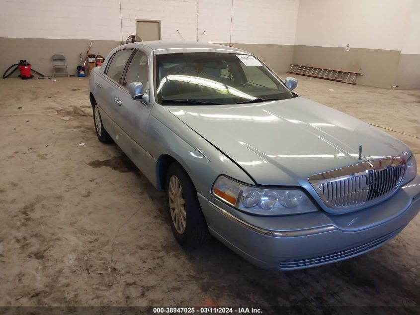 Lot #2506945381 2007 LINCOLN TOWN CAR SIGNATURE salvage car
