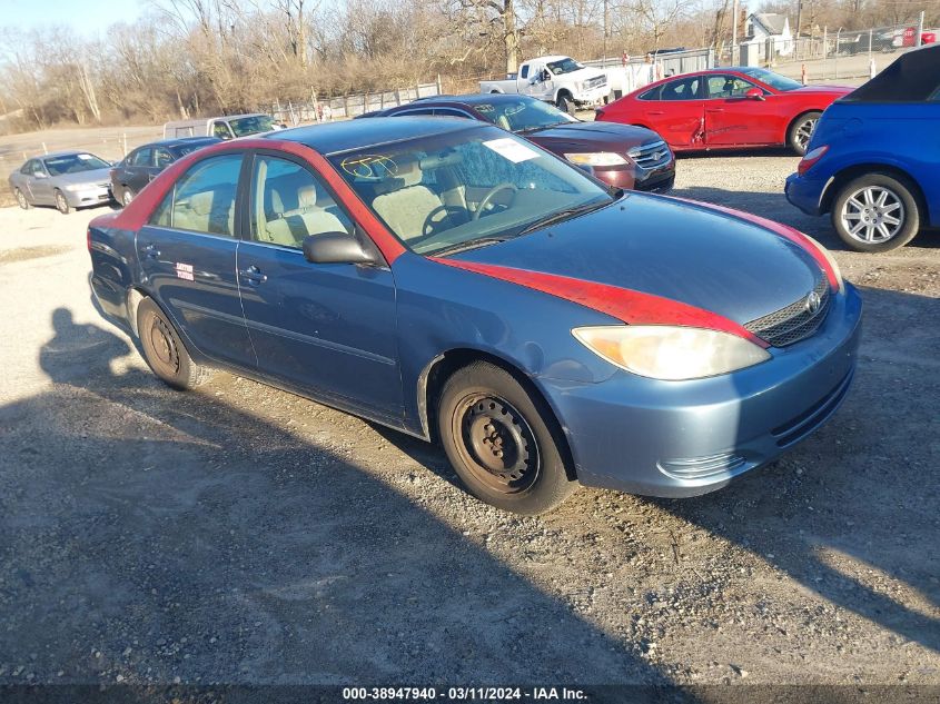 Lot #2458582463 2004 TOYOTA CAMRY LE salvage car