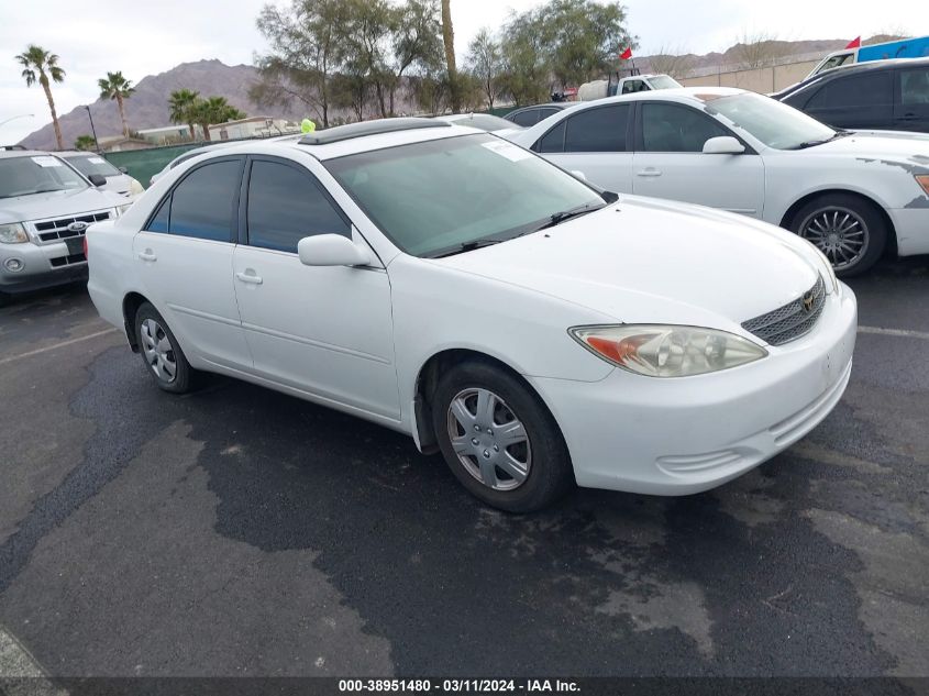 Lot #2427030076 2002 TOYOTA CAMRY LE salvage car