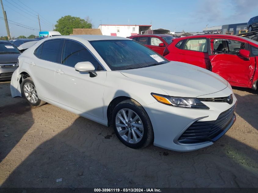 Lot #2458582571 2024 TOYOTA CAMRY LE salvage car