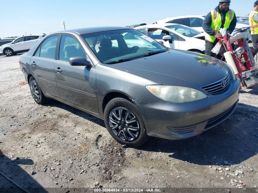Lot #2486229141 2005 TOYOTA CAMRY LE salvage car