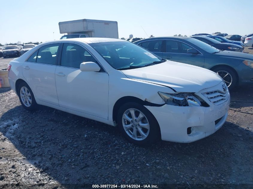 Lot #2486229346 2011 TOYOTA CAMRY LE salvage car