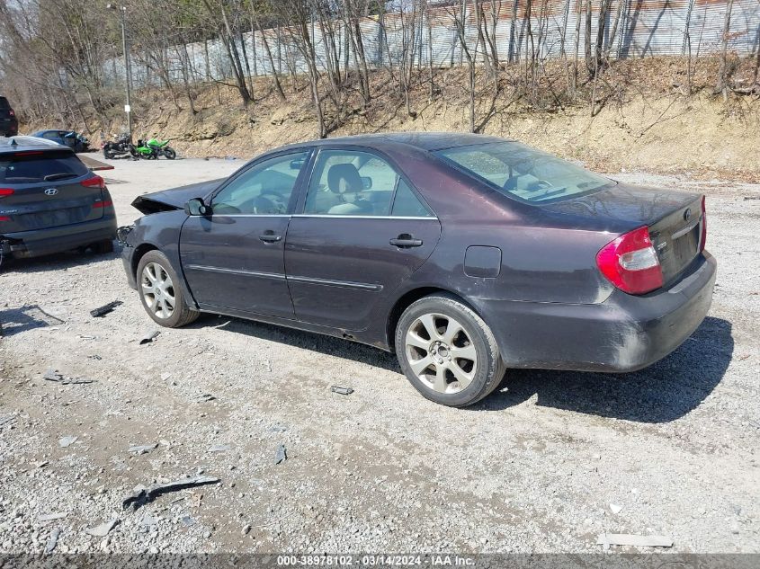 Lot #2458582164 2002 TOYOTA CAMRY XLE salvage car