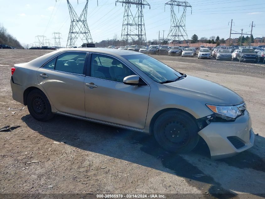 Lot #2490852295 2014 TOYOTA CAMRY LE salvage car