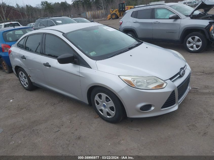 Lot #2427026565 2012 FORD FOCUS S salvage car