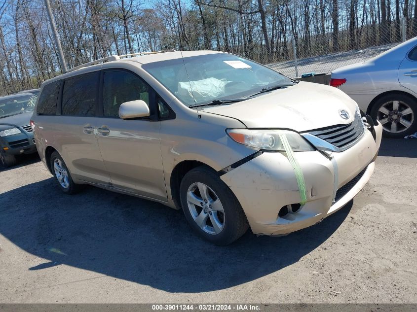 Lot #2486228651 2011 TOYOTA SIENNA LE salvage car