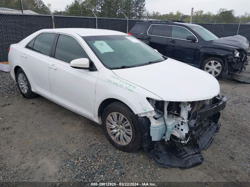 Lot #2476822567 2014 TOYOTA CAMRY LE salvage car