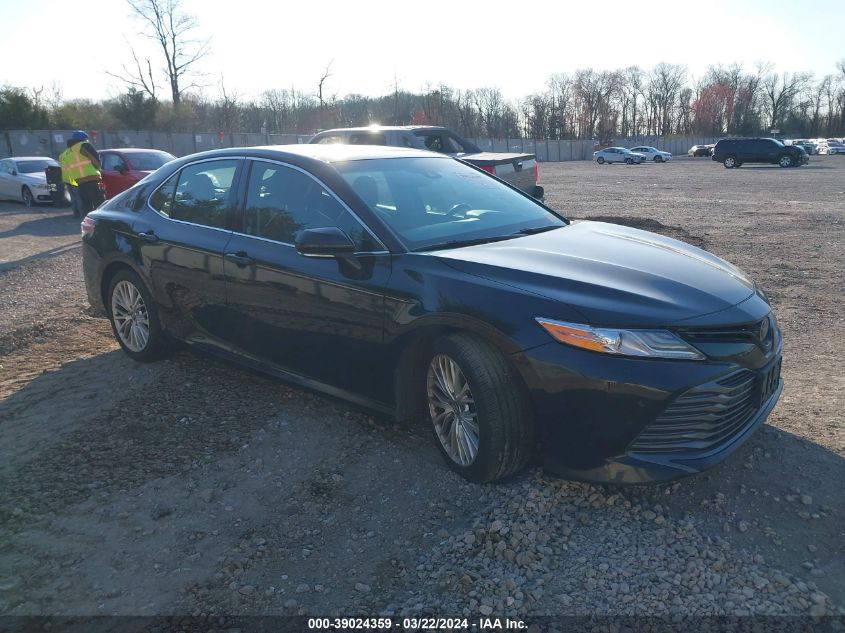 Lot #2427040022 2018 TOYOTA CAMRY XLE salvage car
