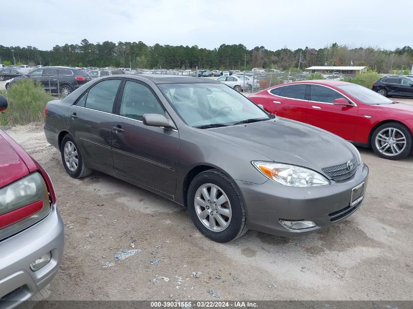 Lot #2427040249 2004 TOYOTA CAMRY XLE V6 salvage car