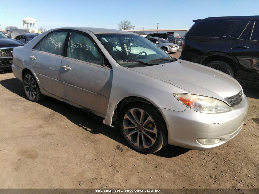 Lot #2427030229 2003 TOYOTA CAMRY XLE salvage car