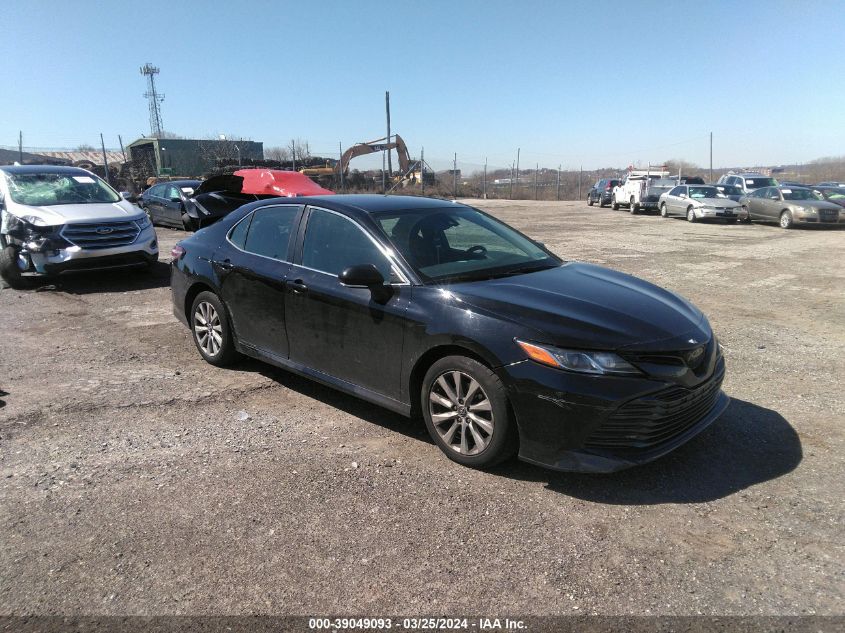 Lot #2506939835 2019 TOYOTA CAMRY LE salvage car