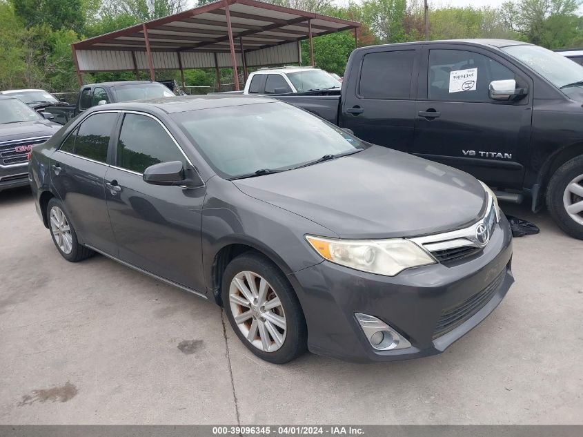 Lot #2490861024 2013 TOYOTA CAMRY XLE salvage car