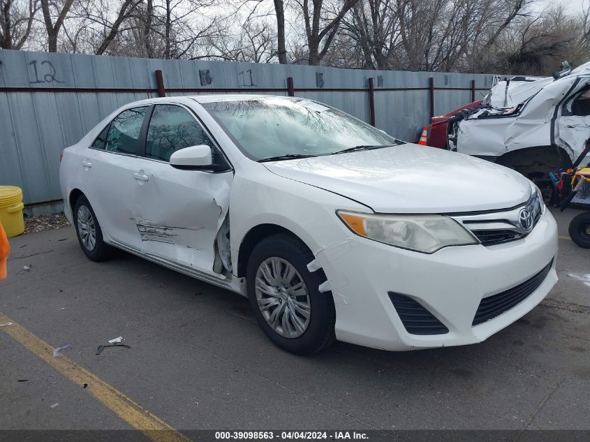 Lot #2488547473 2014 TOYOTA CAMRY LE salvage car