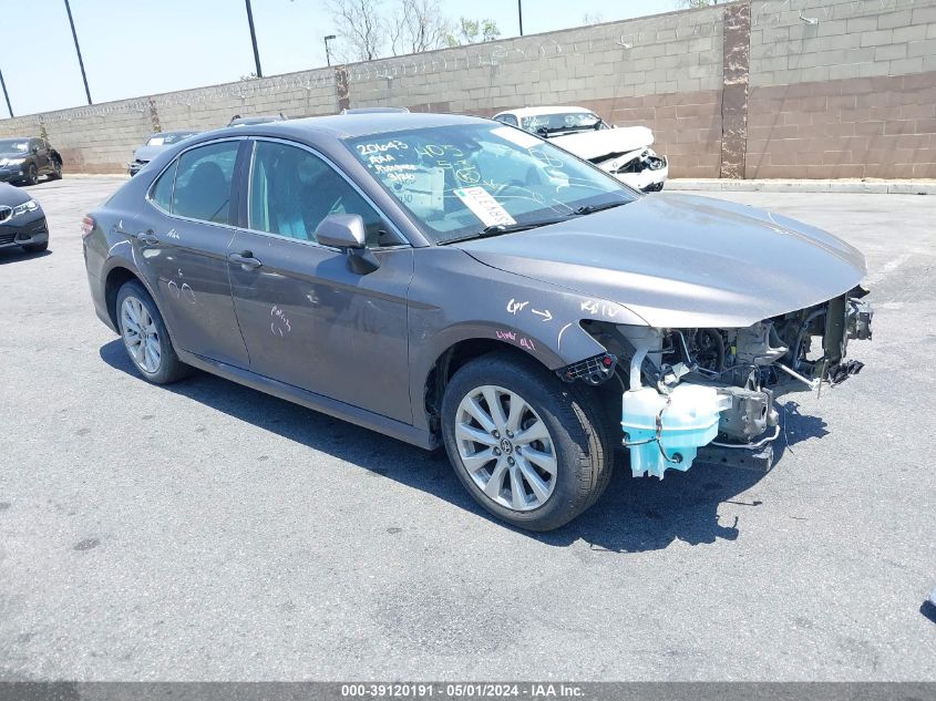 Lot #2506941905 2020 TOYOTA CAMRY LE salvage car