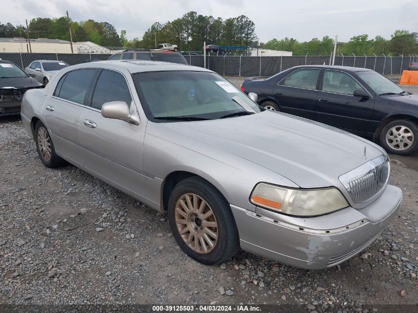 Lot #2490856630 2004 LINCOLN TOWN CAR ULTIMATE salvage car