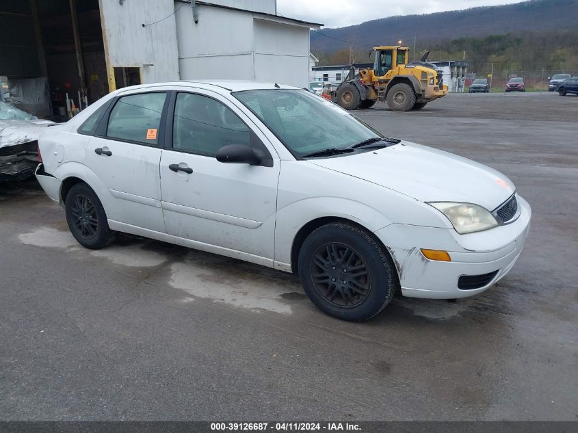 Lot #2485067250 2005 FORD FOCUS ZX4 salvage car