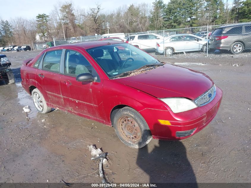 Lot #2490867250 2005 FORD FOCUS ZX4 salvage car
