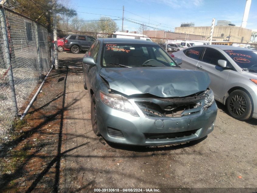 Lot #2474513492 2010 TOYOTA CAMRY LE salvage car