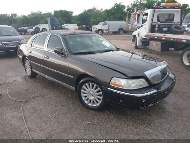 Auction sale of the 2005 Lincoln Town Car Signature, vin: 1LNHM81W45Y619620, lot number: 39136103