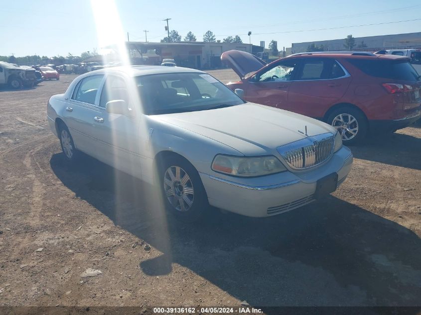 Lot #2474526930 2004 LINCOLN TOWN CAR ULTIMATE salvage car