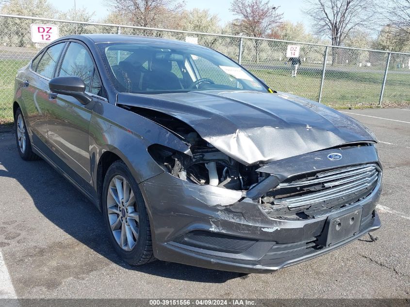 Lot #2490856357 2017 FORD FUSION SE salvage car