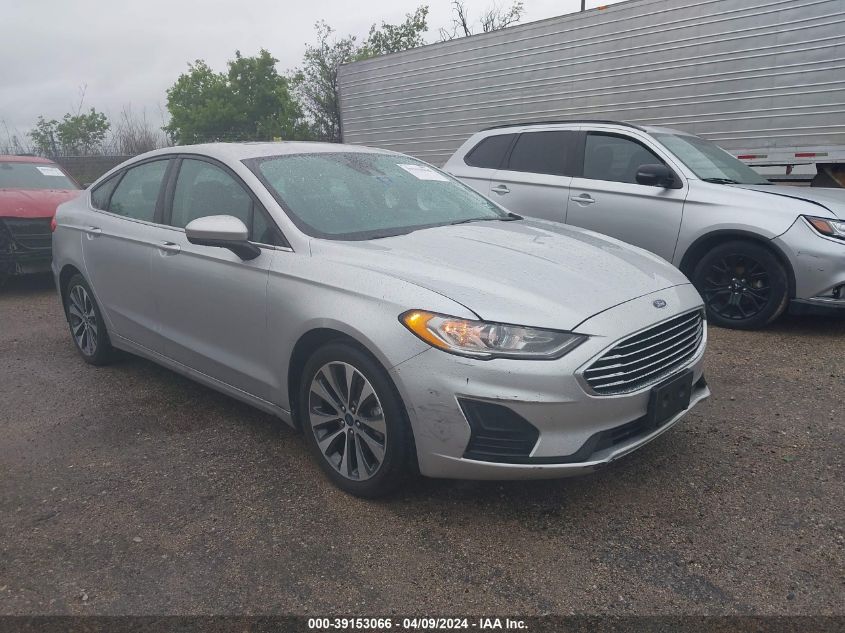 Lot #2486233435 2019 FORD FUSION SE salvage car