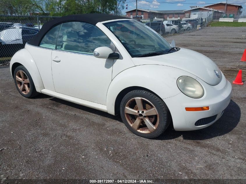 Lot #2478001607 2007 VOLKSWAGEN NEW BEETLE TRIPLE WHITE salvage car