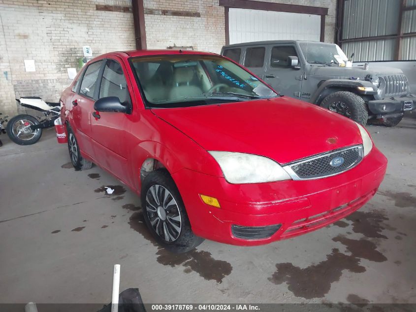 Lot #2495468176 2005 FORD FOCUS ZX4 salvage car