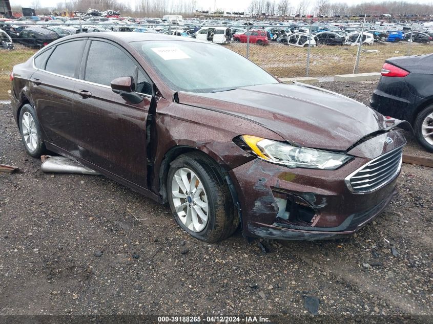 Lot #2472382394 2019 FORD FUSION SE salvage car