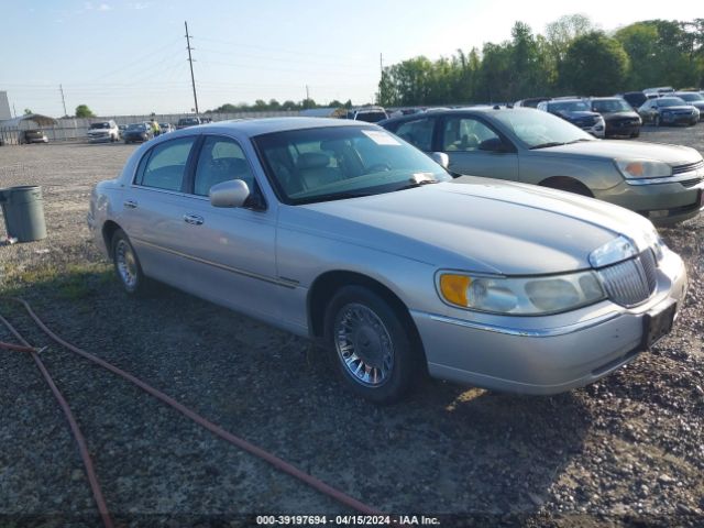 Auction sale of the 2001 Lincoln Town Car Cartier, vin: 1LNHM83W81Y739718, lot number: 39197694