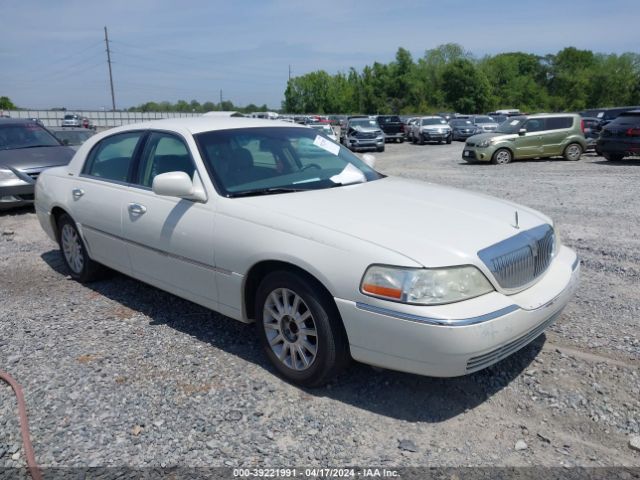 Auction sale of the 2006 Lincoln Town Car Signature, vin: 1LNHM81W06Y642247, lot number: 39221991
