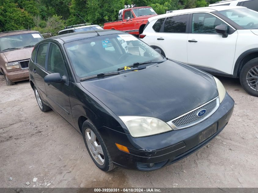Lot #2479145578 2005 FORD FOCUS ZX5 salvage car