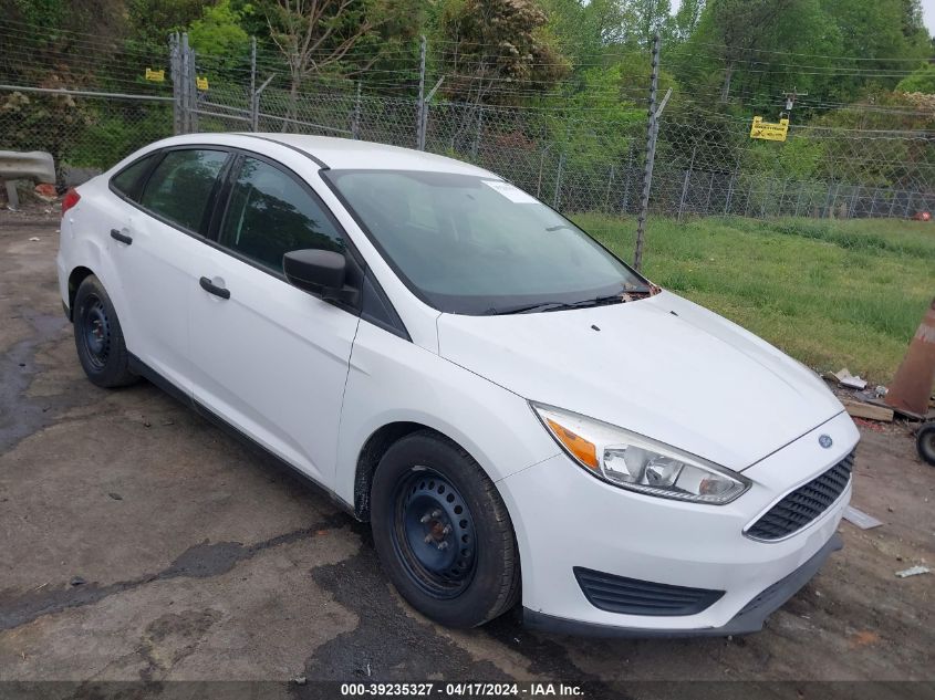Lot #2504634209 2015 FORD FOCUS S salvage car