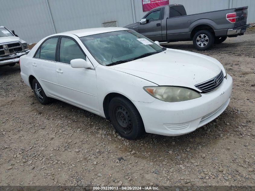Lot #2520804572 2005 TOYOTA CAMRY LE salvage car