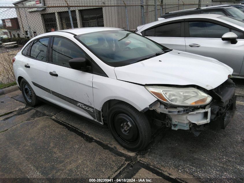 Lot #2490855911 2013 FORD FOCUS S salvage car