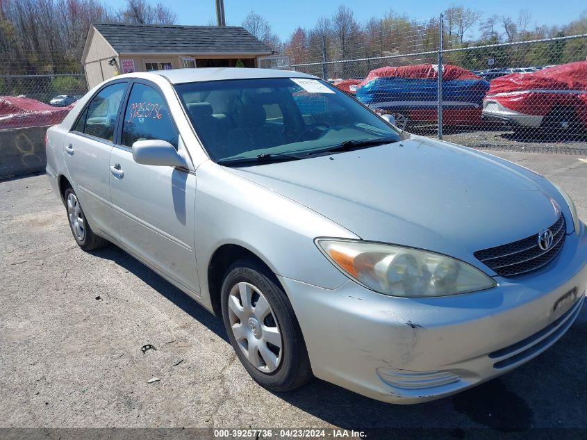 Lot #2495489577 2004 TOYOTA CAMRY LE salvage car