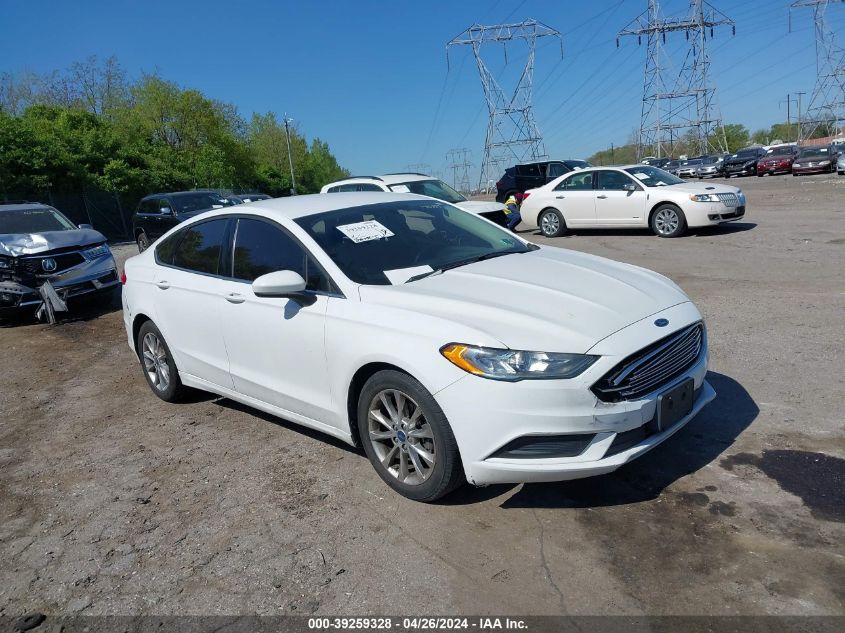 Lot #2504645382 2017 FORD FUSION SE salvage car