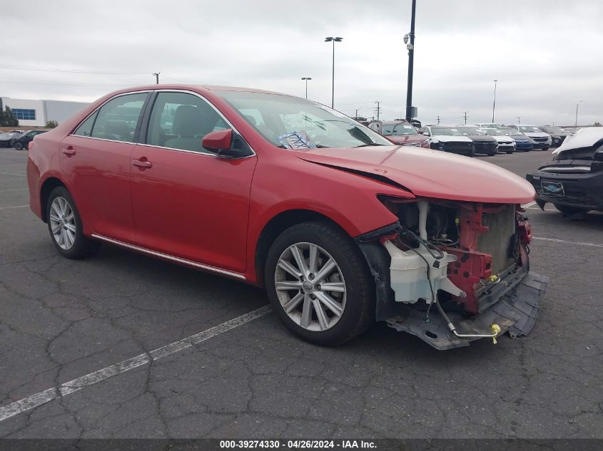 Lot #2506941928 2014 TOYOTA CAMRY XLE salvage car