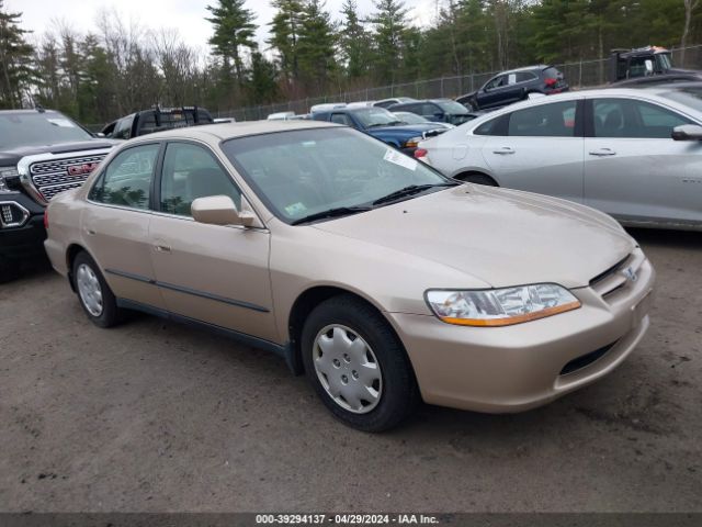 Auction sale of the 2000 Honda Accord 2.3 Lx, vin: 1HGCG6556YA083618, lot number: 39294137