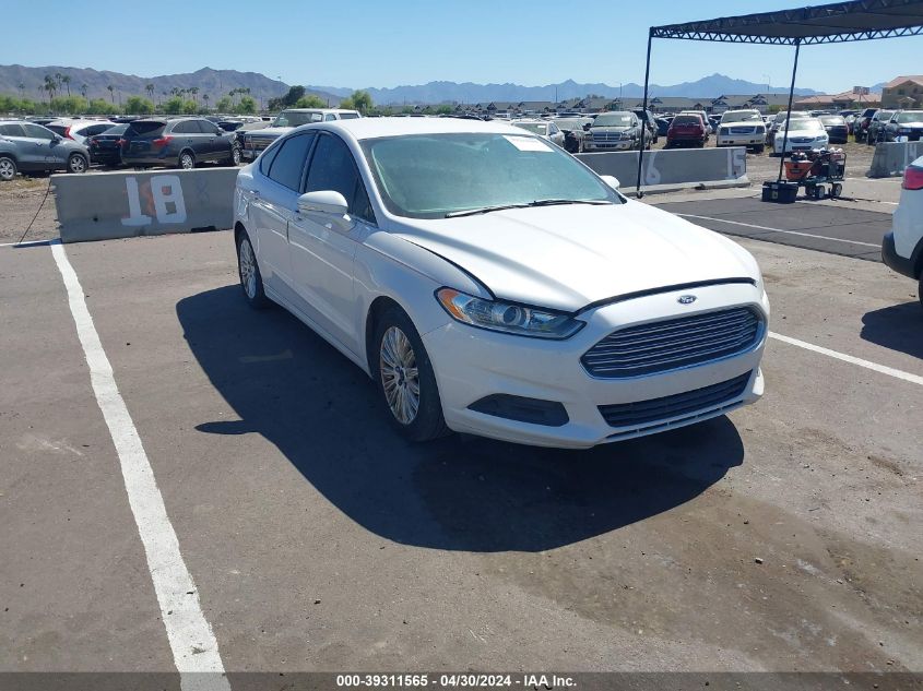 Lot #2509252030 2014 FORD FUSION SE salvage car