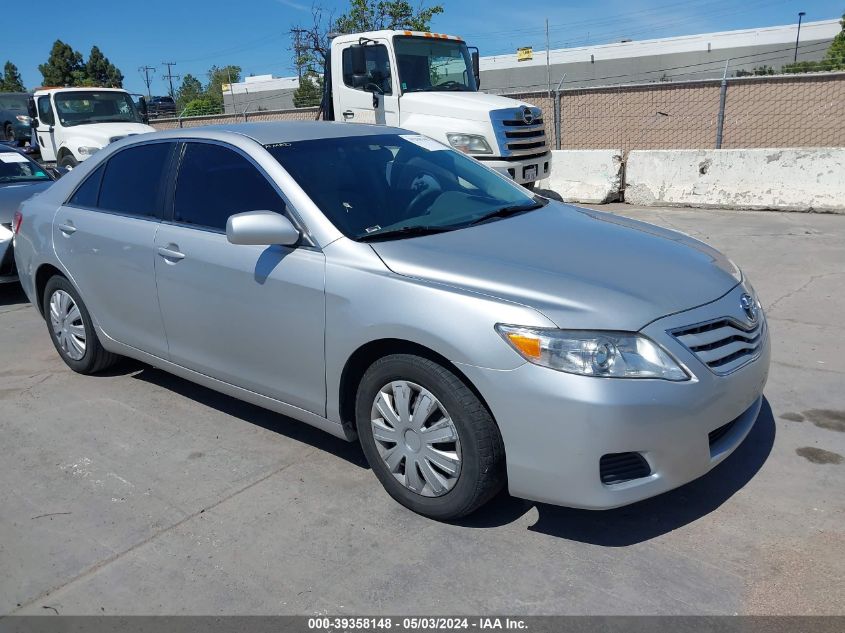 Lot #2524269933 2010 TOYOTA CAMRY LE salvage car
