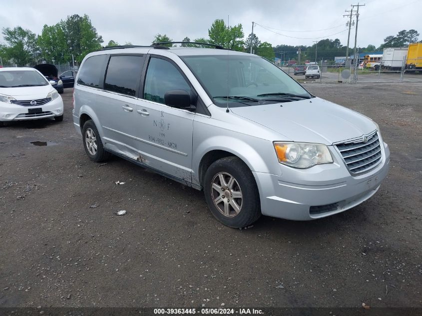 Lot #2523106121 2010 CHRYSLER TOWN & COUNTRY LX salvage car